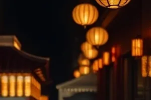 《凌晨四点的便利店》封面：便利店夜灯与货架